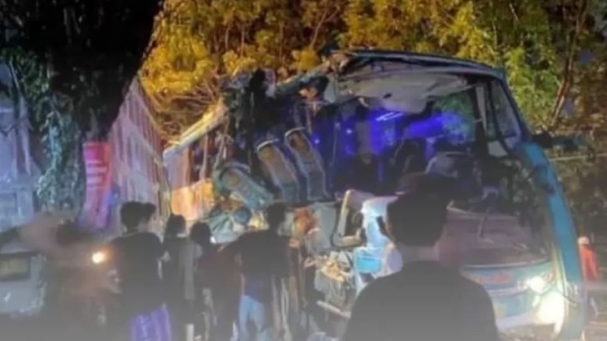 Pilu, 5 Korban Tewas Kecelakaan Maut Bus vs Truk Tronton di Gresik Dimakamkan 1 Liang Lahad