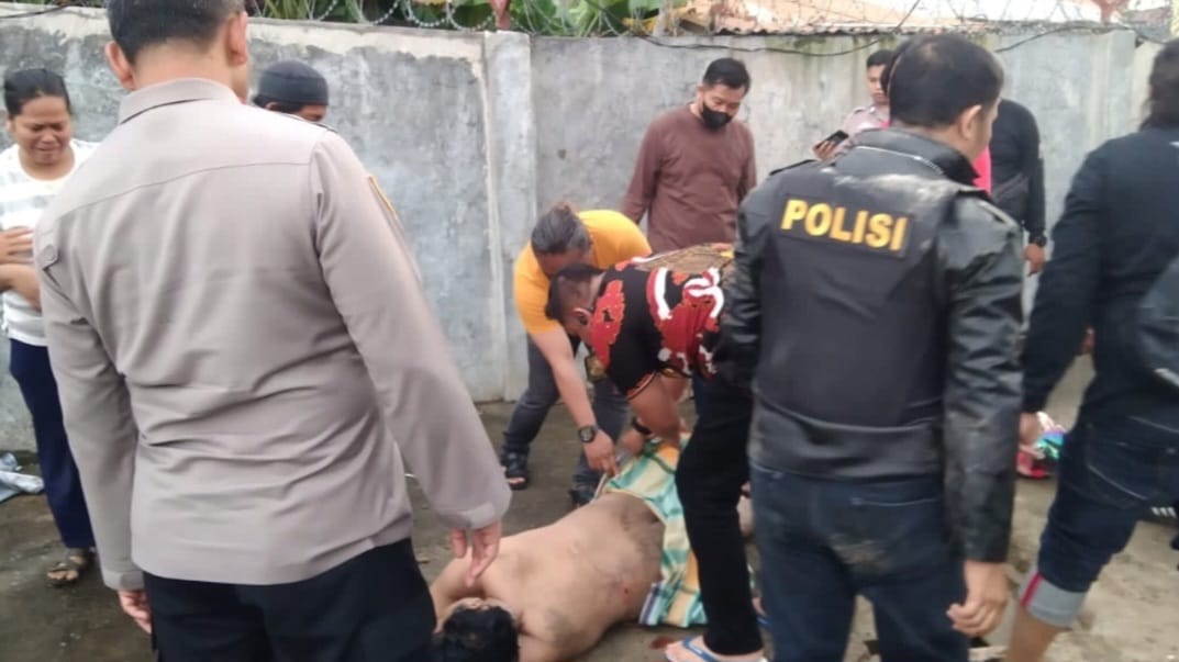 Perwira Polisi di Palembang Diserang Warga Sipil, Penangkapan Pelaku Dramatis, 2 Jam Masuk Gorong-gorong 