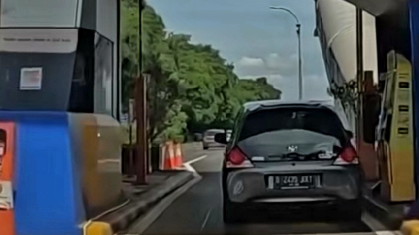 Integrasi E-Wallet pada Head Unit Mobil: Bayar Tol dan Parkir Tanpa Kartu