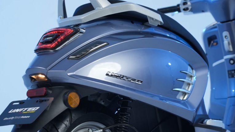 10 Cara Merawat Baterai Motor Listrik, Awet dan Tidak Cepat Drop