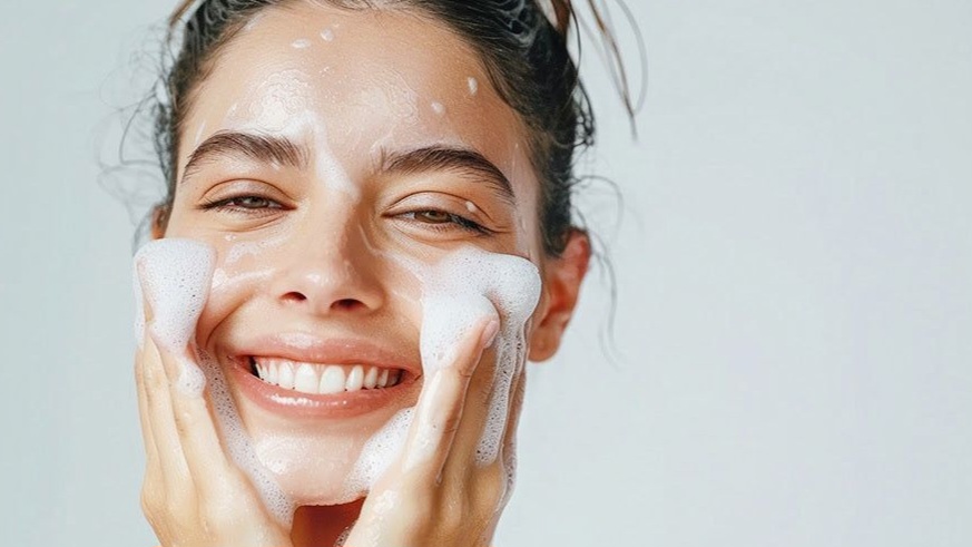 Catat, 7 Cara Membersihkan Kulit Muka Berminyak agar Bebas dari Jerawat