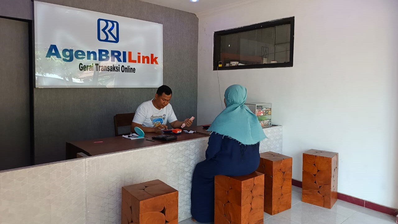 Awalnya Coba Coba, AgenBRILink di Situbondo ini Sekarang Berhasil Dekatkan Akses Perbankan Bagi Masyarakat