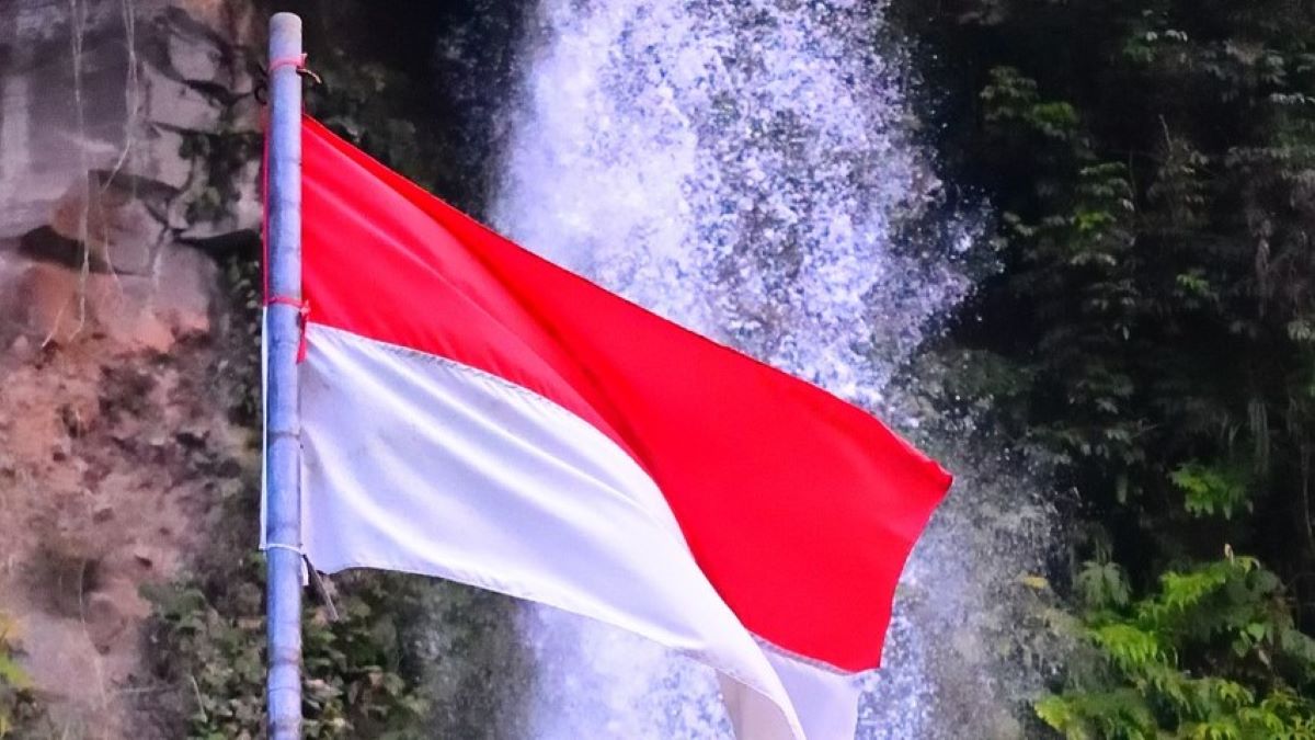 Pemasangan Bendera Merah Putih Tidak Boleh Sampai Malam, ini Aturannya