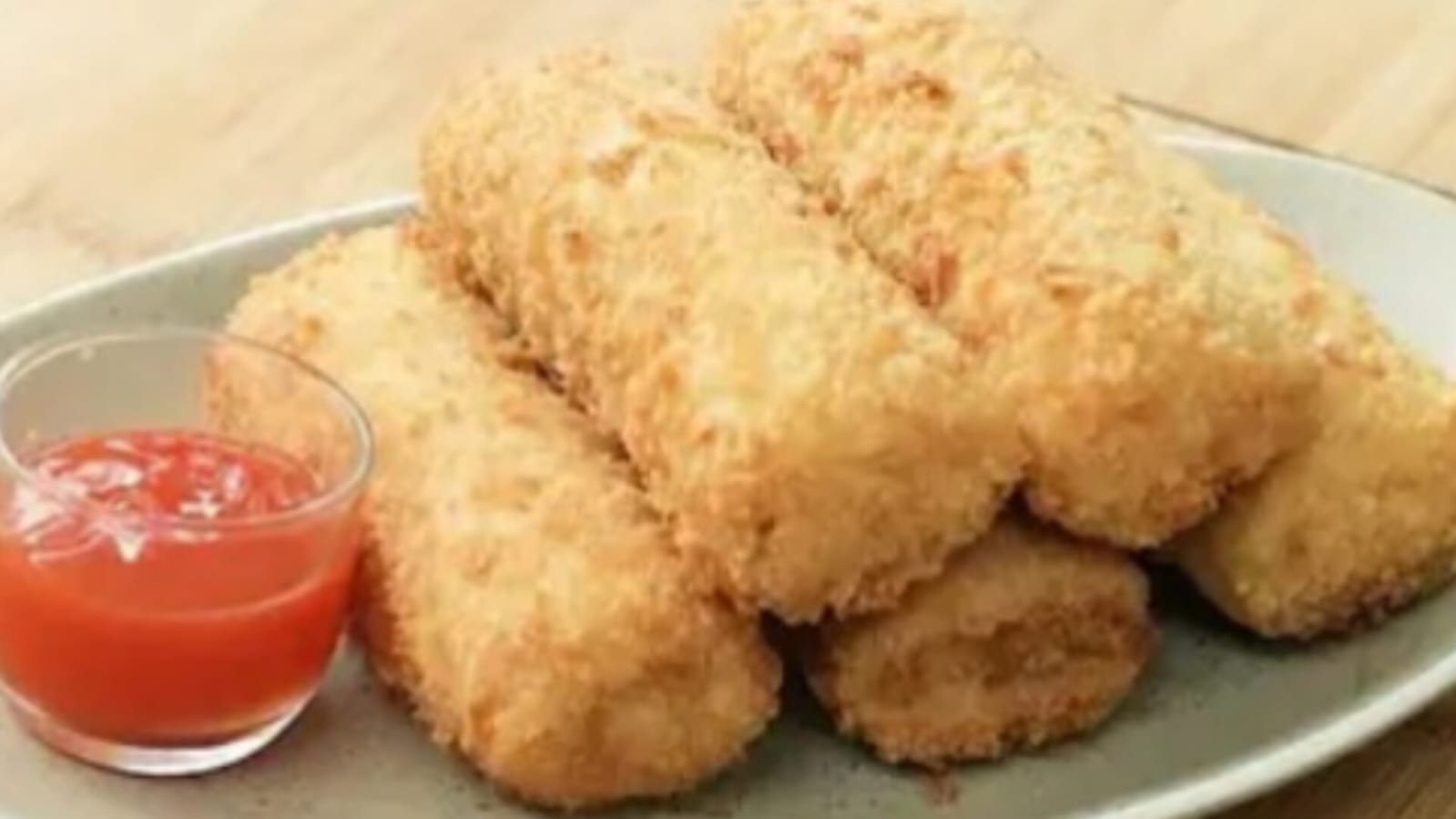 Resep Risoles Kornet Keju, Ide Cemilan Untuk Weekend Ini