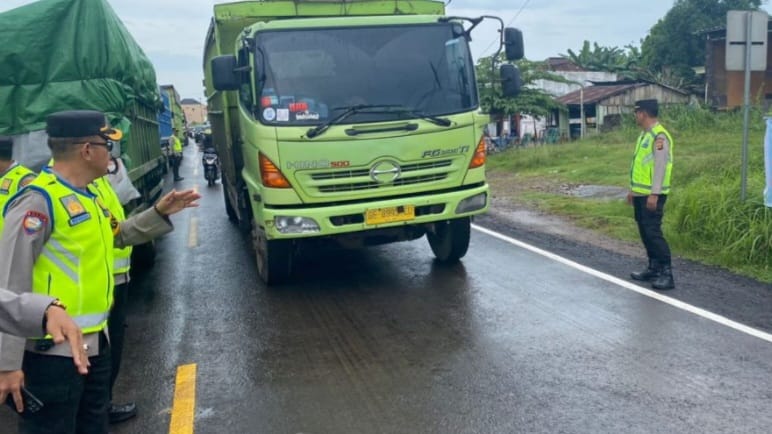 Mantan Kapolres Muratara AKBP Ferly Rosa Putra Turun ke Jalan di Banyuasin, Ini yang Dilakukan 