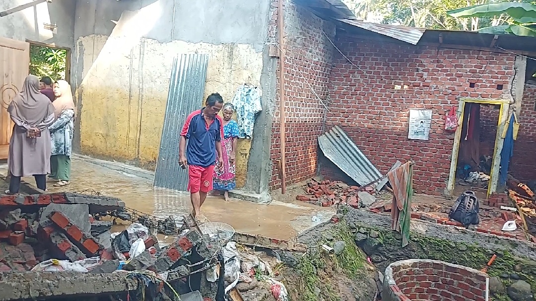 Banjir Bandang di Lubuk Linggau, Puluhan Rumah Terdampak, Bantuan Pemkot Belum Datang