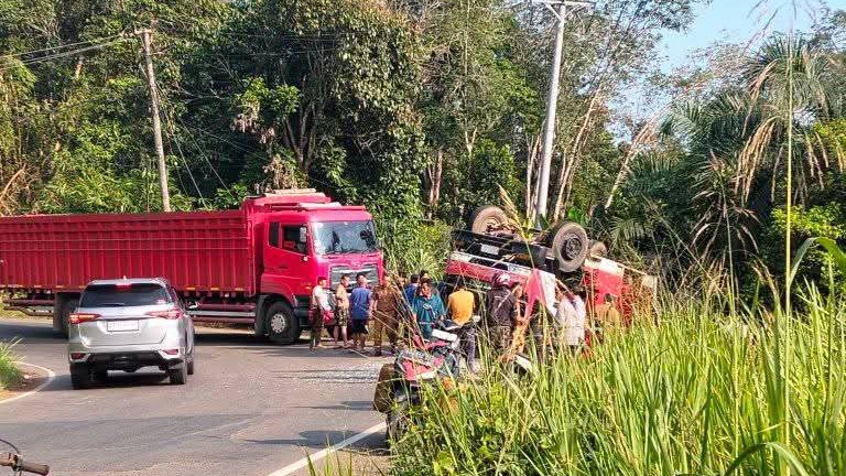 BREAKING NEWS: Damkar Terbalik di Musi Rawas, 1 Petugas Tewas, 1 Kritis