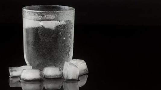 Mitos atau Fakta, Minum Air Es Bisa Bikin Perut Gendut, Berikut Ulasannya 
