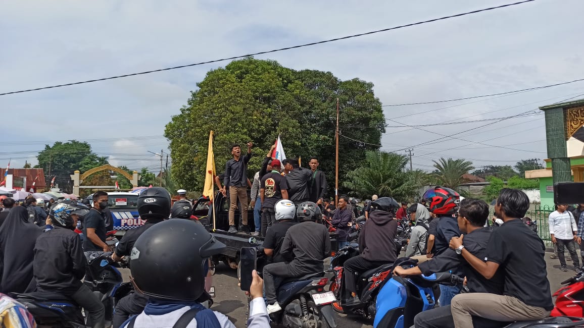 Massa Demo DPRD Lubuk Linggau, Situasi Aman Terkendali 