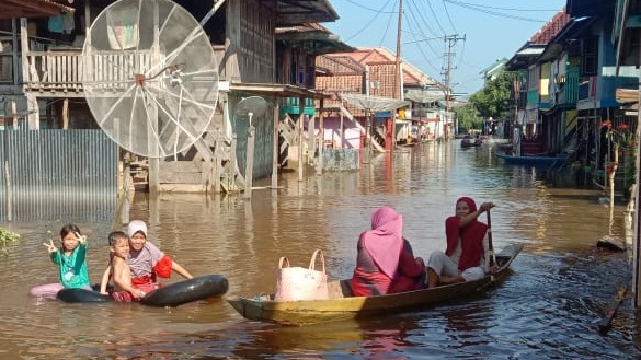 Banjir di Muratara Dianggap Warga Waterpark