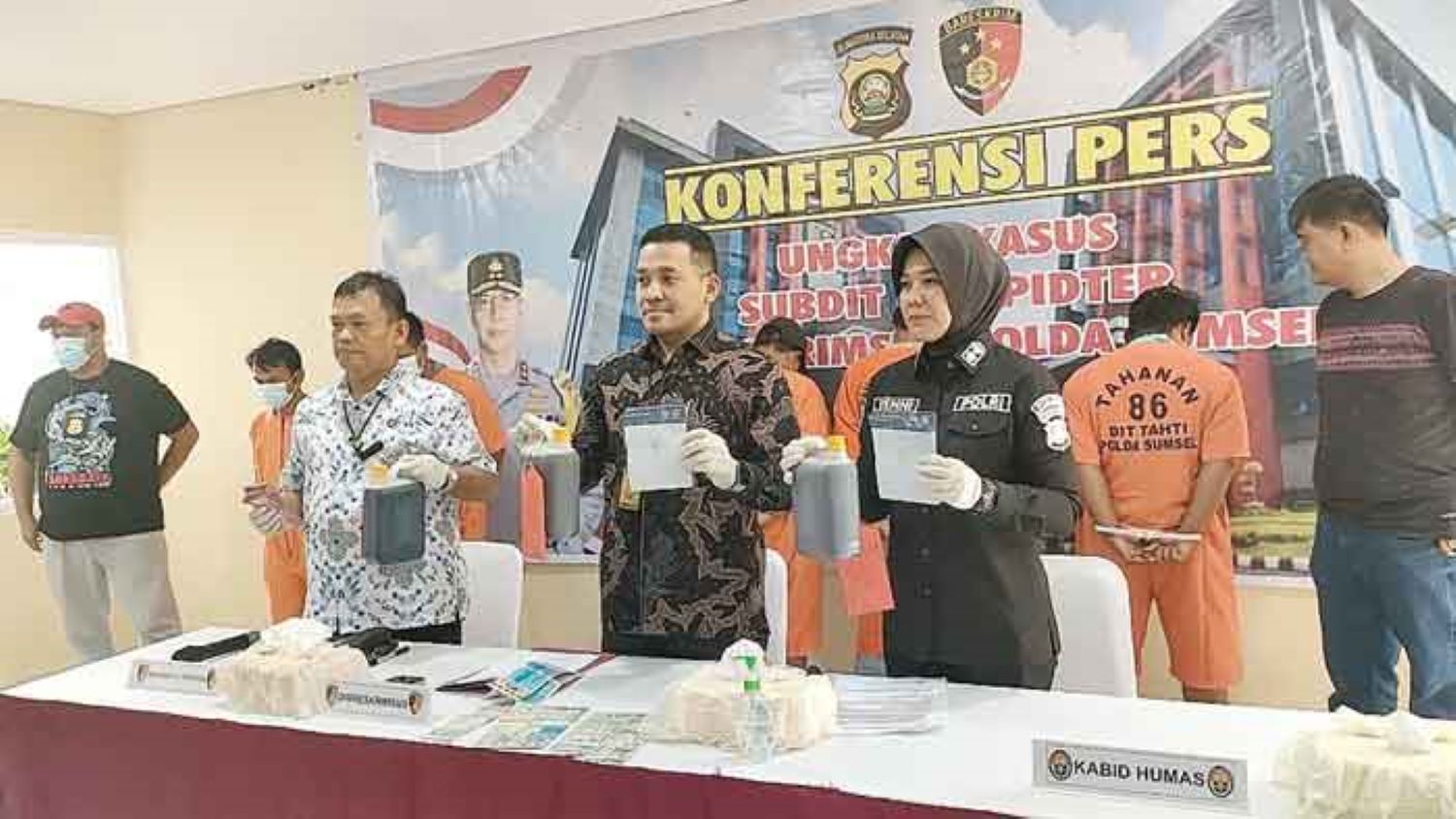 Gudang Pengoplosan BBM Ilegal di OI Digrebek, Perputaran Uang Mencengangkan