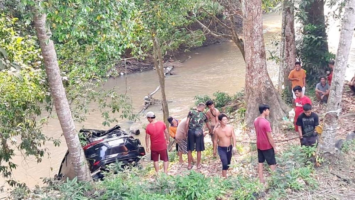 Mobil Walpri Pj Gubernur Sumatera Selatan Terjun ke Sungai di Muara Enim, 5 Orang Jadi Korban