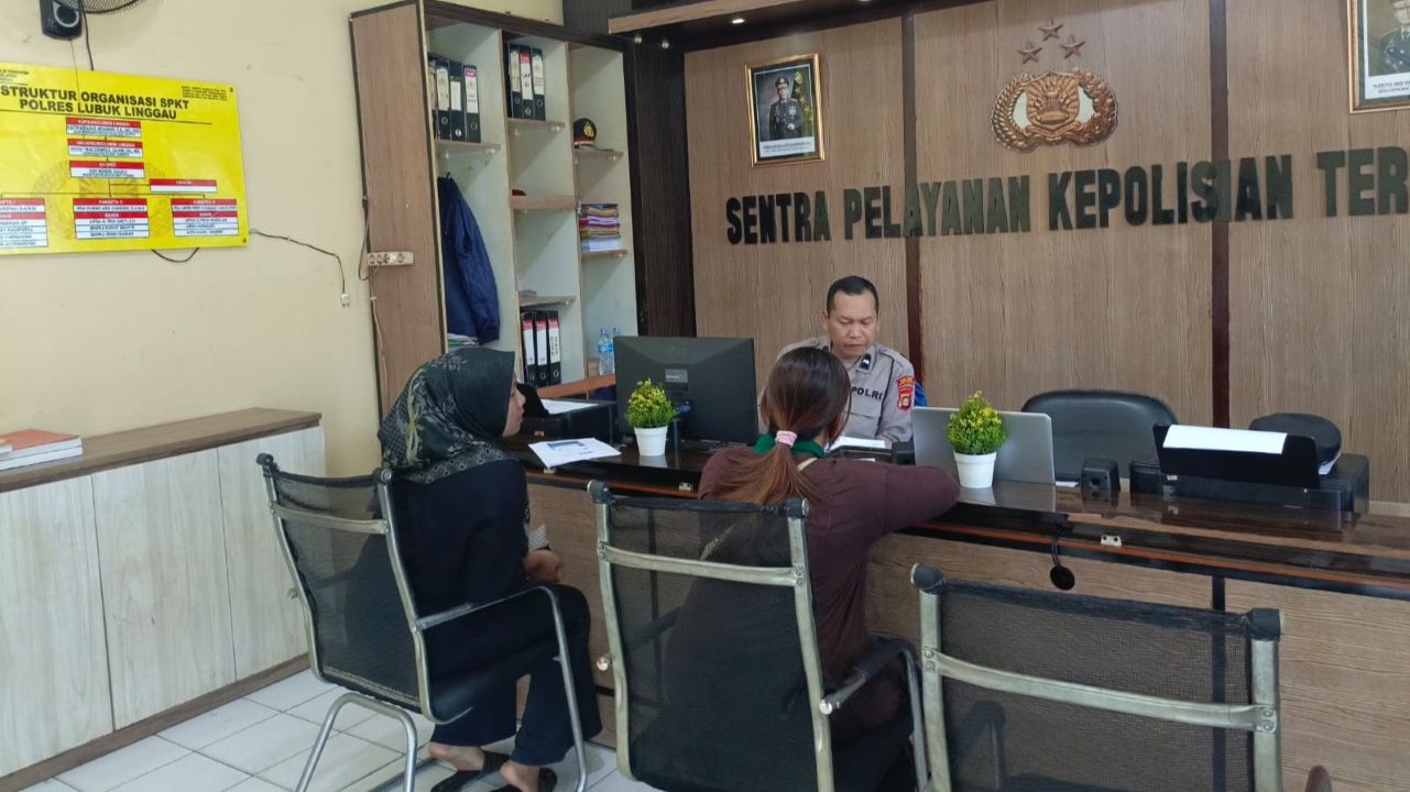 Diduga Pelaku Arisan dan Investasi Bodong, Pengantin Baru Diserahkan ke Polres Lubuk Linggau