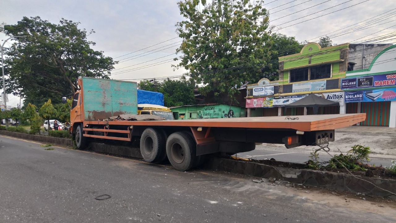 Truk Tabrak Lampu Merah di Lubuk Linggau, Berikut Penjelasan Kasat Lantas