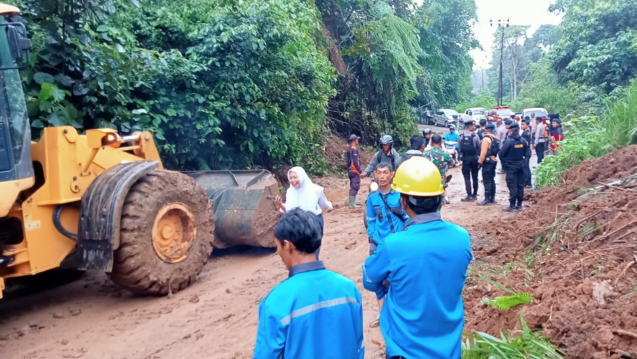 Jalan Lintas Curup Lubuklinggau Sudah Bisa Dilintasi dengan Sistem Buka Tutup