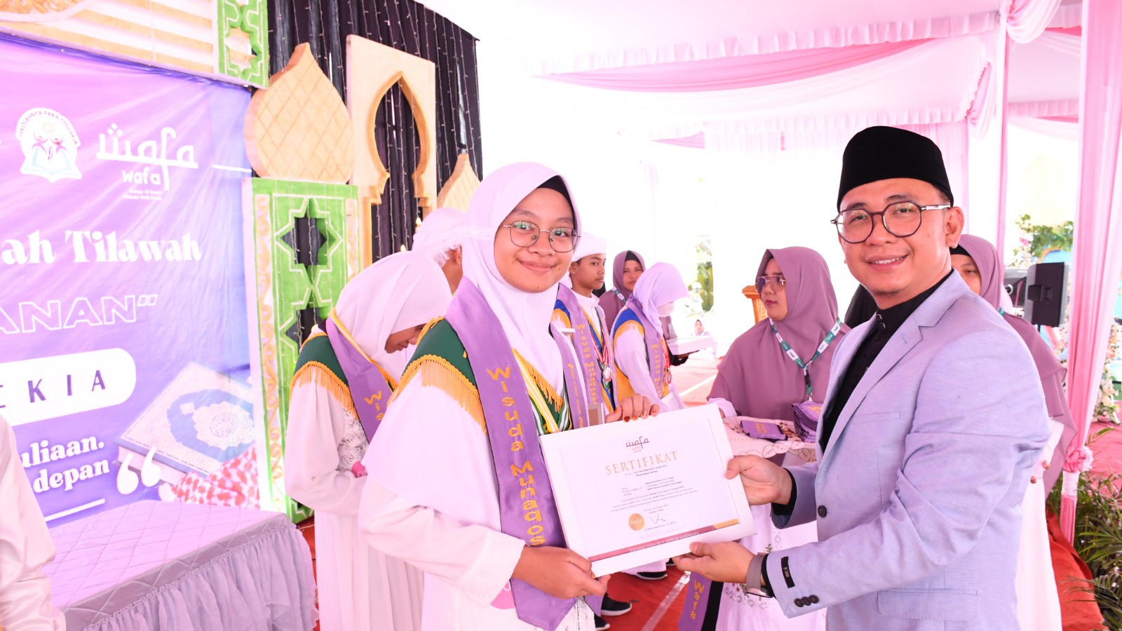 Cetak Hafidz Qur’an, SMPIT Mutiara Cendekia Lubuklinggau Gelar Wisuda Tahfizh dan Wisuda Munaqosyah Tilawah