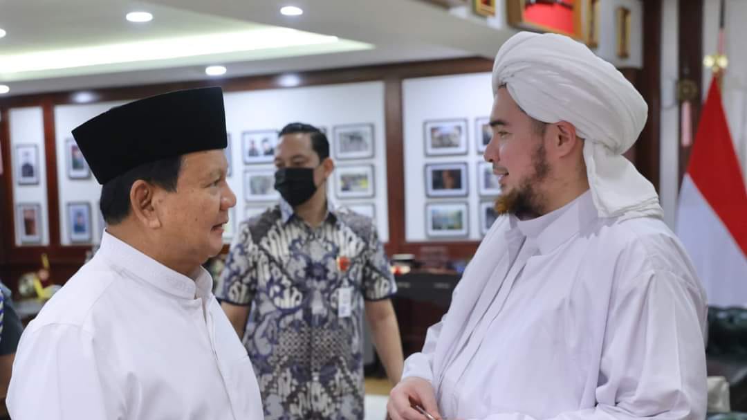 Survei: Prabowo Menang Head to Head dengan Ganjar atau Anies