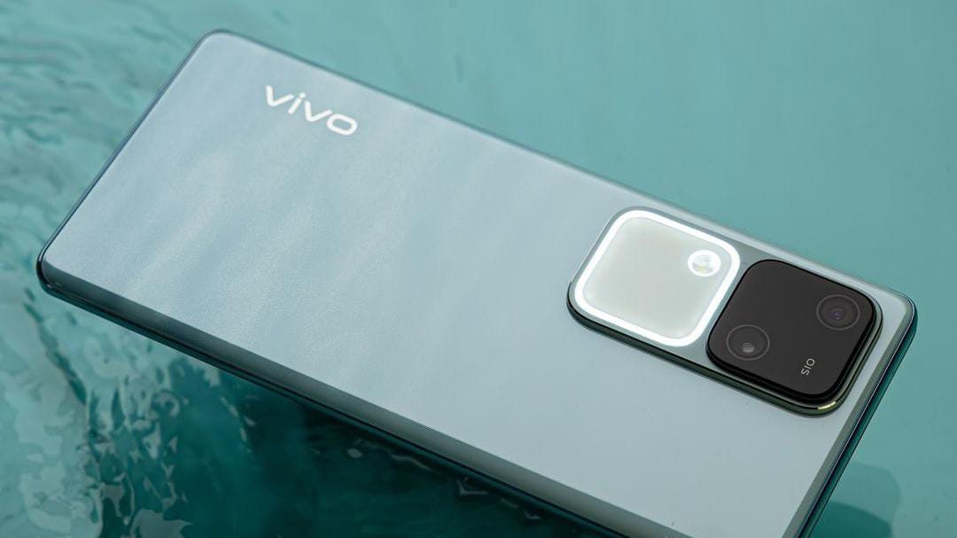 Bawa Desain Memukau dengan Performa Luar Biasa, Ini 3 Rekomendasi HP Vivo V Series Terbaik 2024