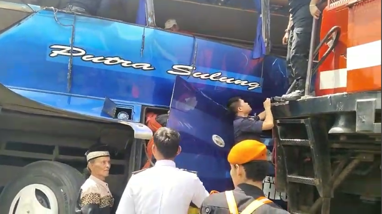 Detik-detik Bus Putra Sulung Ditabrak Kereta Api di Martapura OKU Timur, Berikut Penjelasan Polisi