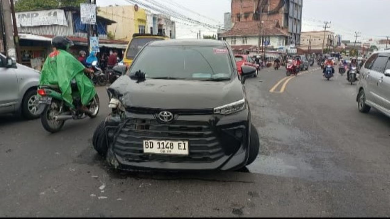 Ini Kronologis Tabrakan 3 Mobil di Lubuk Linggau yang Sebabkan Macet Panjang