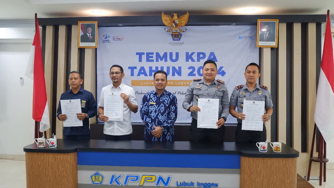 Kabapas Muratara Terima Penyerahan DIPA Tahun Anggaran 2025 di KPPN Lubuk Linggau