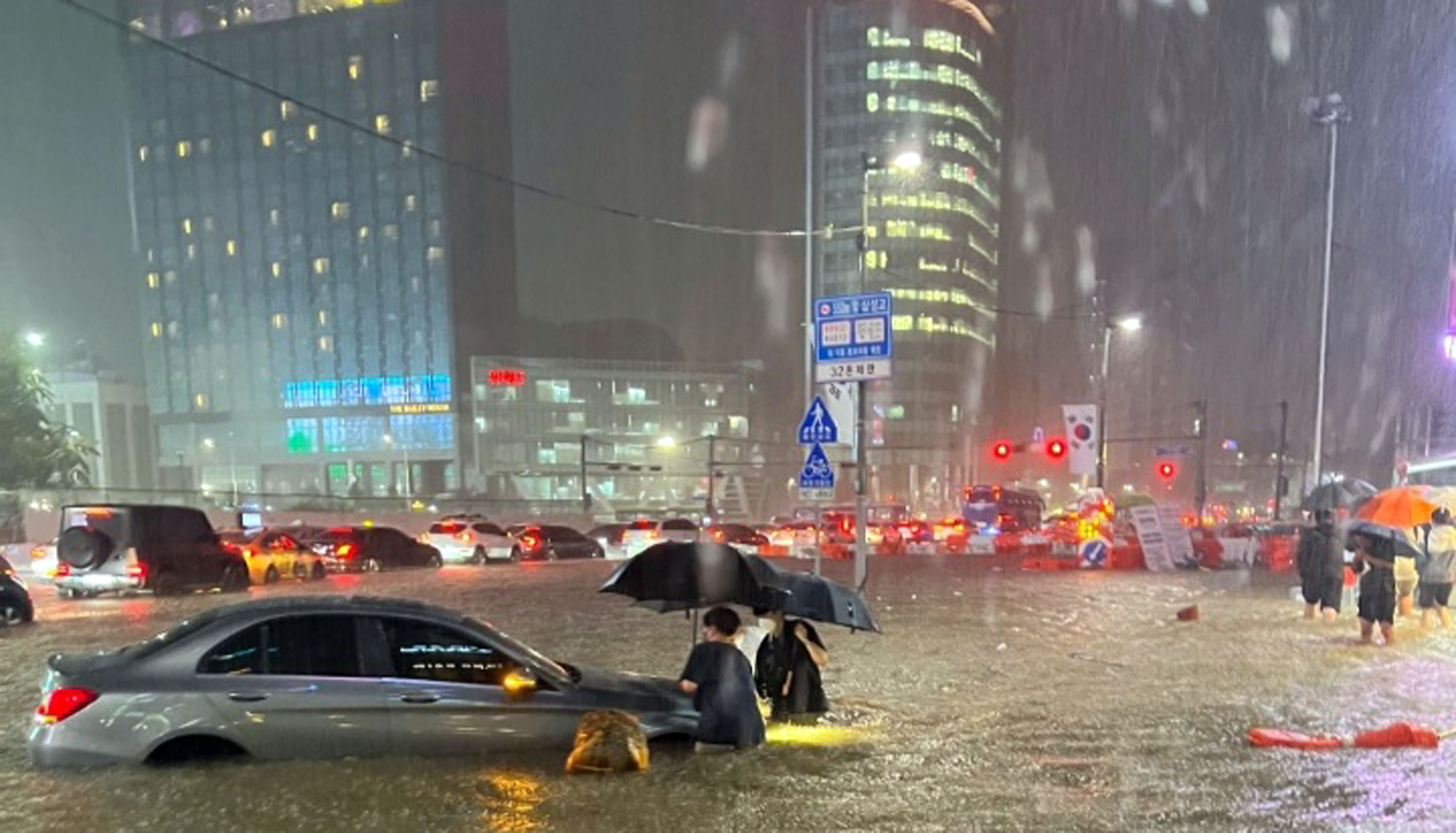 Korea Selatan Banjir, Seoul dan Gangnam Terendam, 7 Orang Tewas