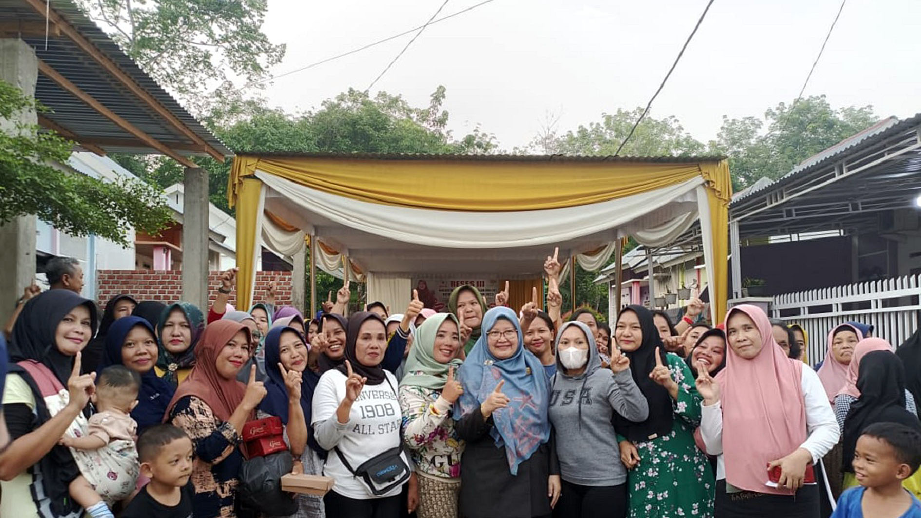 Reses III Anggota DPRD Lubuklinggau Hj Rosmala Dewi: Perjuangkan Pelajar Dapat PIP