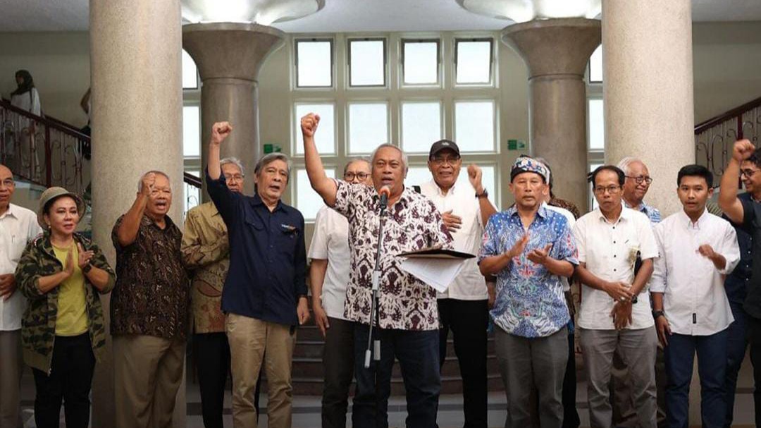 Dosen, Guru Besar Hingga Alumni UGM Buat Petisi Kritik Jokowi Agar Kembali ke Koridor Demokrasi Lagi