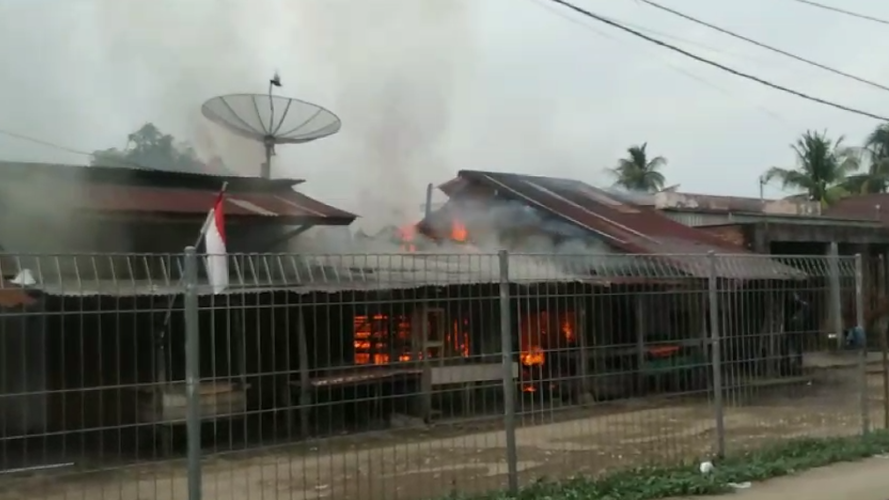 BREAKING NEWS: 17 Agustus, Kios  di Pasar B Srikaton Tugumulyo Musi Rawas Terbakar