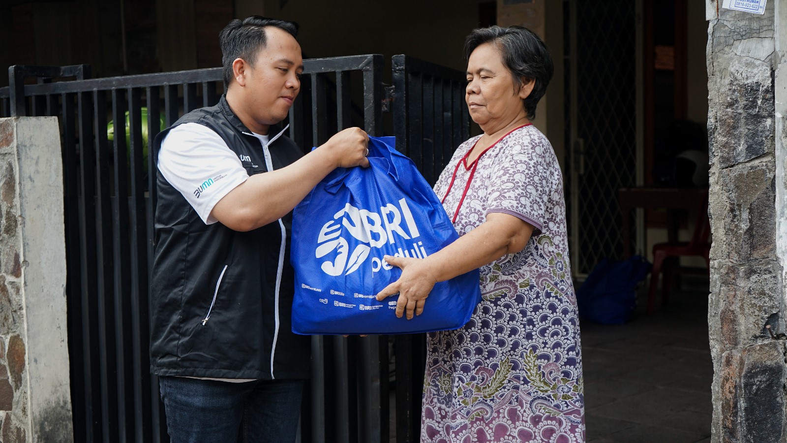 Perkuat Ketahanan Sosial Masyarakat, BRI Group Berbagi 100.000 Paket Sembako Bagi di Bulan Ramadan