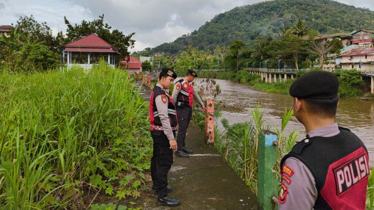 Polres Lubuk Linggau Selidiki Pelaku Pencurian Pagar Pengaman Kampung Warna Warni