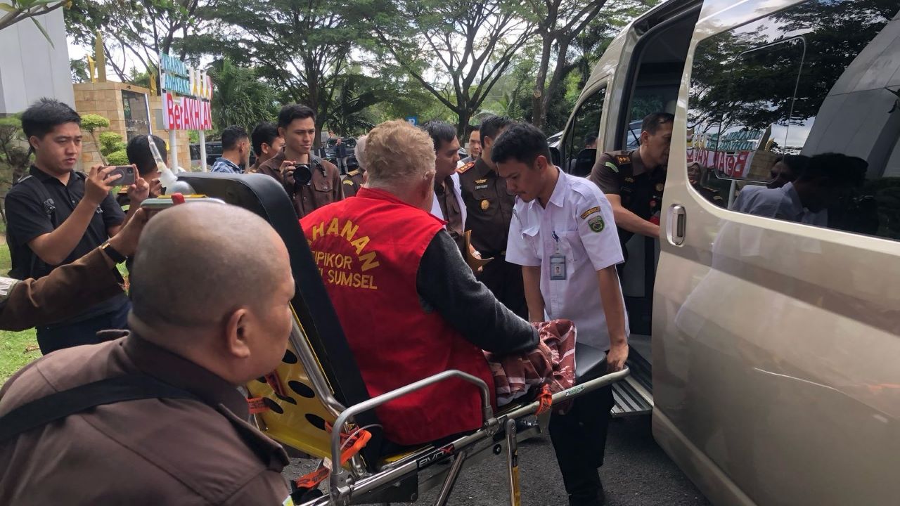 Jaksa Tahan Orang Terkaya di Palembang, Tersangka Dijemput di Rumah Sakit