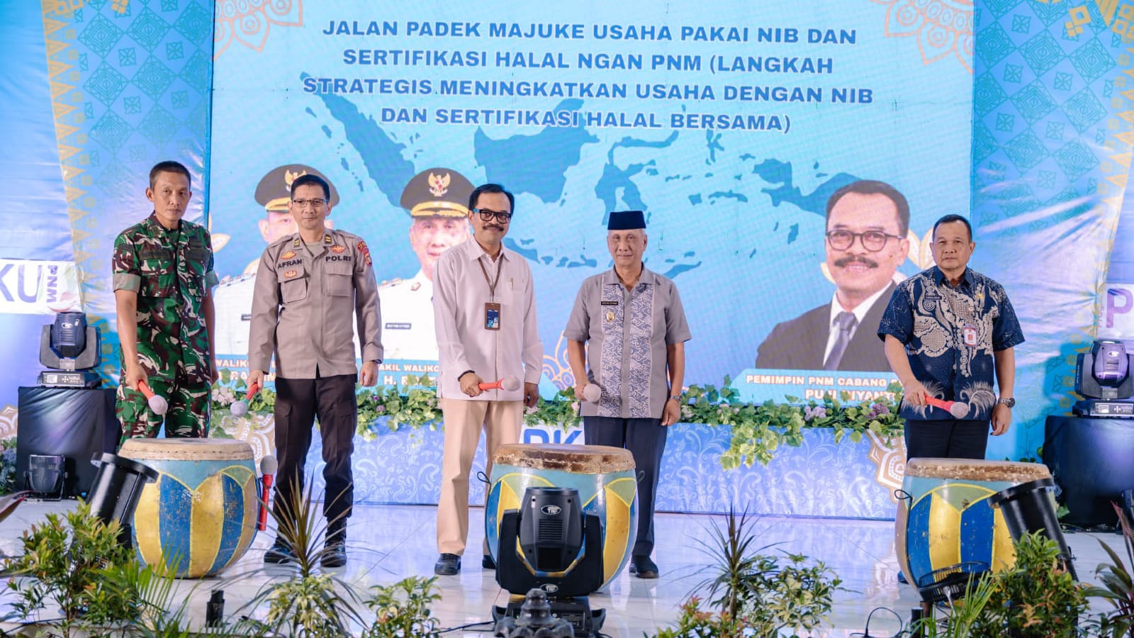 PNM Perkuat 500 Pengusaha Ultra Mikro dengan NIB dan Sertifikasi Halal Melalui PKU Akbar di Lubuk Linggau