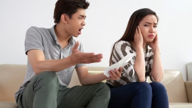 10 Alasan Mengapa Orang Masih Bertahan Pada Hubungan Toxic, Cari Tahu di Sini