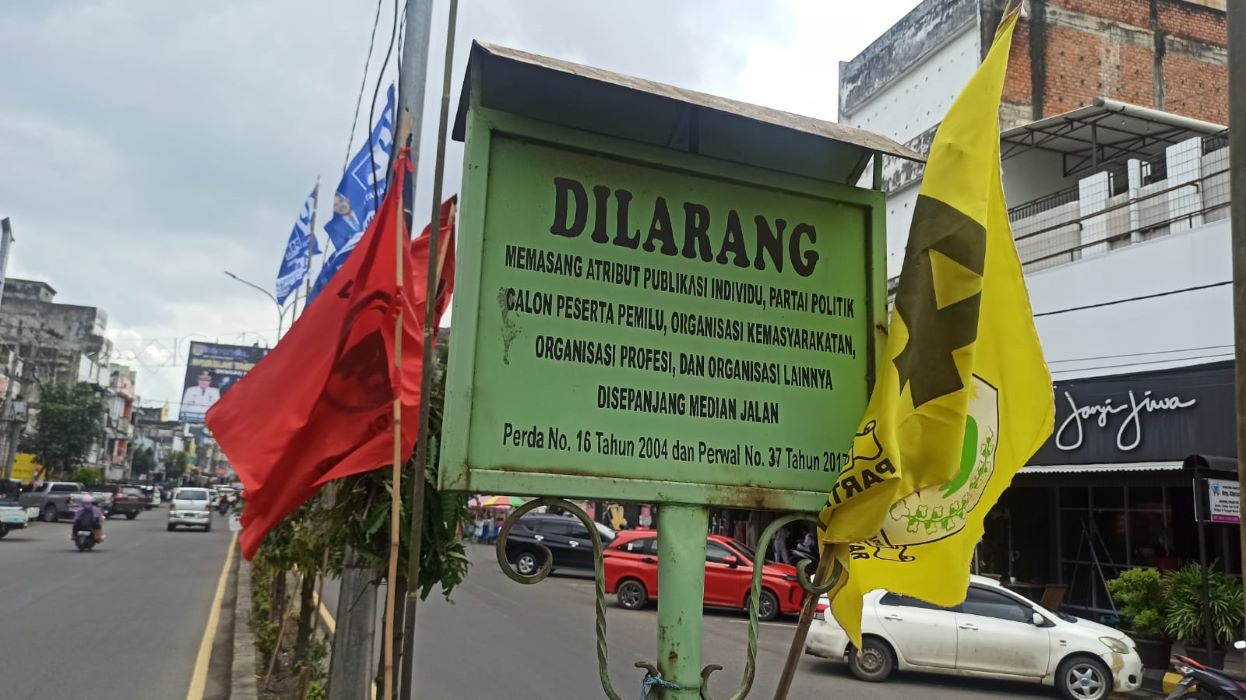 Bendera Parpol Melanggar Perda Lubuk Linggau, ini Kata Pol PP dan Bawaslu