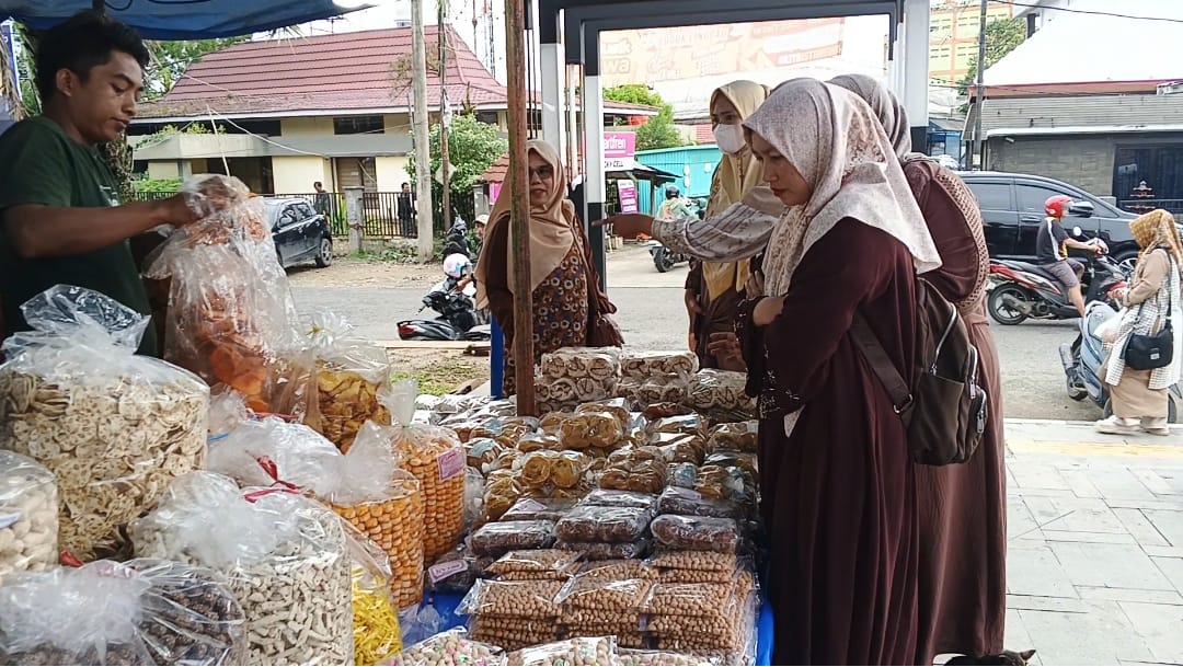 Pedagang dari Padang Mengaku Bayar Rp2 Juta untuk Berjualan di Alun-alun Merdeka Lubuk Linggau