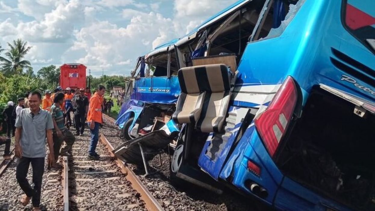 Sopir Bus yang Ditabrak Kereta Api di Martapura OKU Timur Diminta Menyerahkan Diri