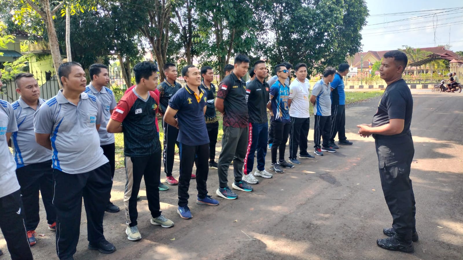 Perkuat Fisik, Lapas Narkotika Muara Beliti Gelar Latihan Jasmani Bersama Brimob Batalyon B Lubuk Linggau