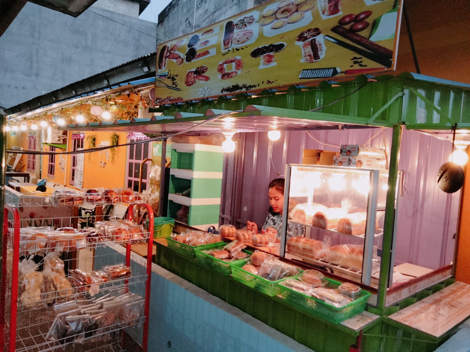 Mau Santai Sambil Makan Roti, ke Kebon Roti Yuk, Cek Lokasinya