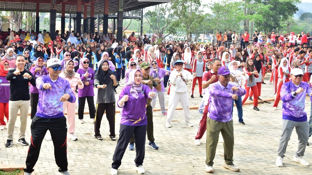 Senam di Tengah Masyarakat Musi Rawas, Ini yang Disampaikan Bupati Hj Ratna Machmud