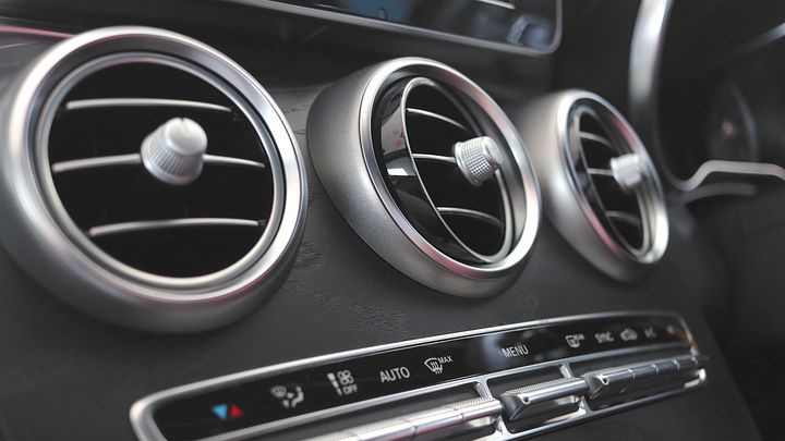 Simak, Cara Mudah Bersihkan Ventilasi AC Dalam Mobil