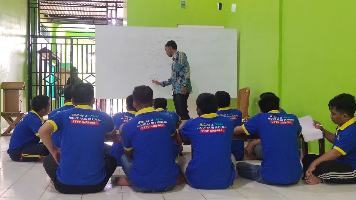 Terus Kembangkan Diri, WBP Lapas Narkotika Kelas IIA Muara Beliti Antusias Ikuti Program Sekolah Kejar Paket