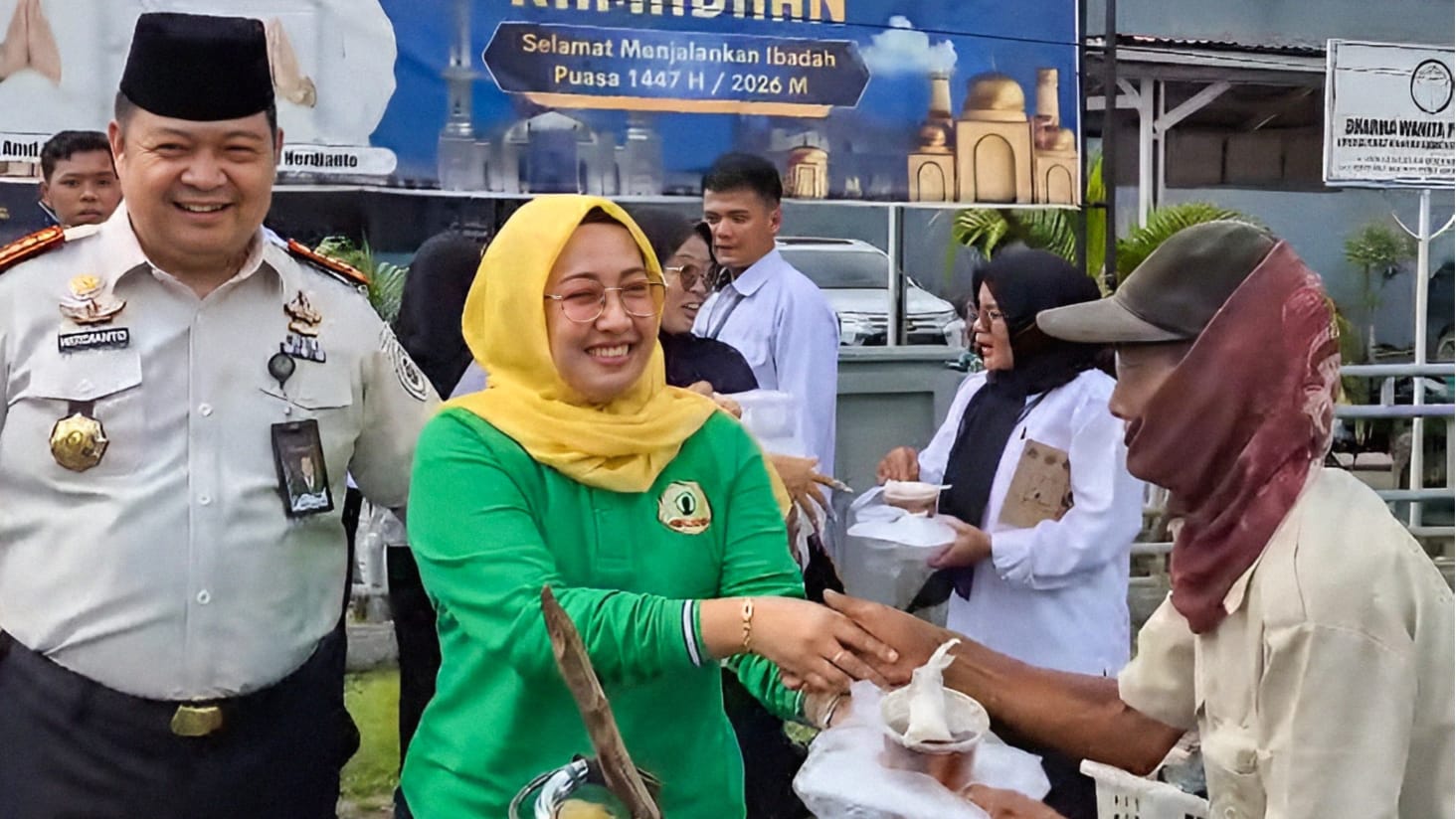 Tebar Kebaikan di Bulan Suci Ramadan, Lapas Narkotika Muara Beliti Bagikan Takjil Gratis kepada Masyarakat