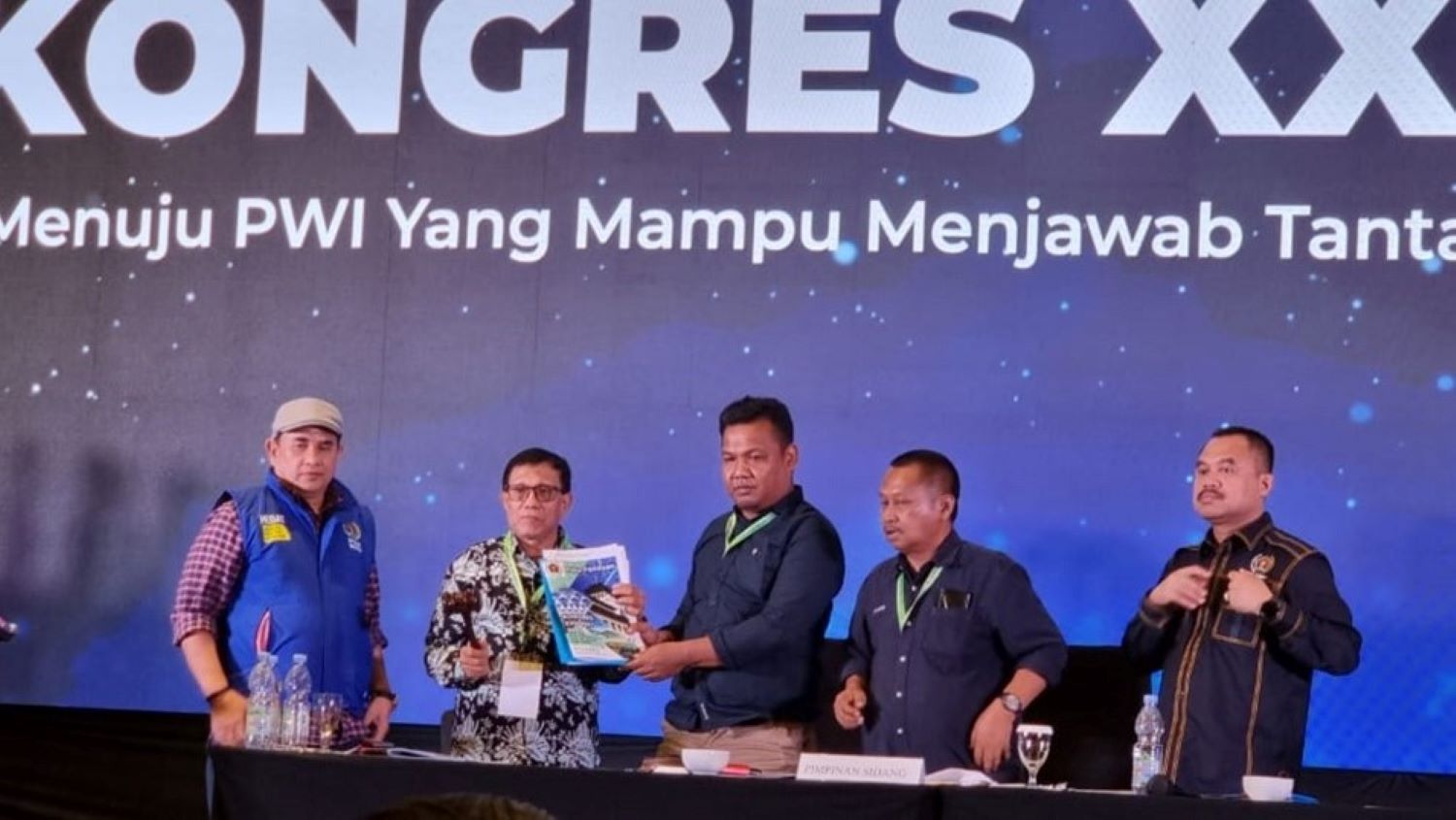 Menang 6 Suara, Hendry CH Bangun Pimpin PWI Pusat Hingga 2028, Zulmansyah Sekedang Diminta Jadi Sekjen