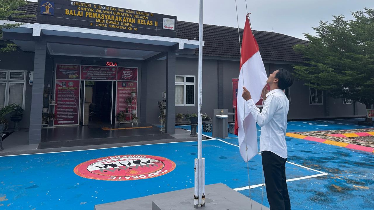 Bapas Muratara Laksanakan Pengibaran Bendera Negara dan Pemutaran Lagu Kebangsaan