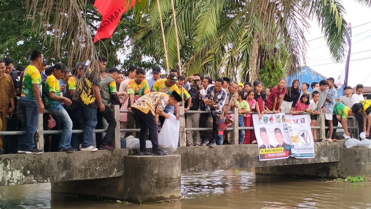 ROIS Tebar Ribuan Ikan, Jaga Ekosistem Lingkungan dan Tingkatkan Kesejahteraan Masyarakat