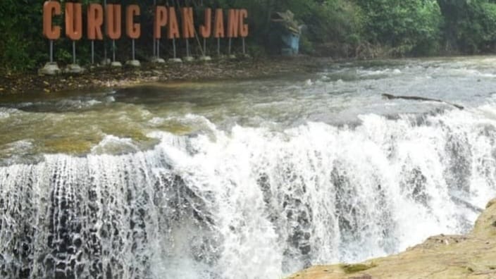 Wisata Air Terjun Curug Panjang Musi Rawas, Mirip Sungai Terbelah, Pas Buat Liburan Tahun Baru 2024