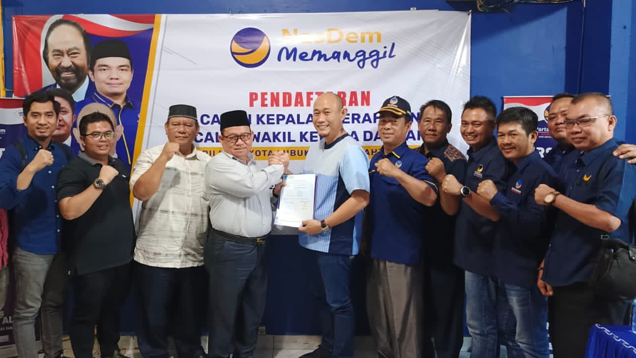 Pilkada Lubuk Linggau, Imam Senen Kembalikan Formulir Bakal Calon Wakil Wali Kota di DPD NasDem