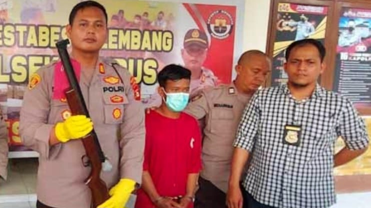 Senapan Angin Otong Biking Siswa SMP di Palembang Koma, Tembak Burung Kena Mata Pemain Bola   