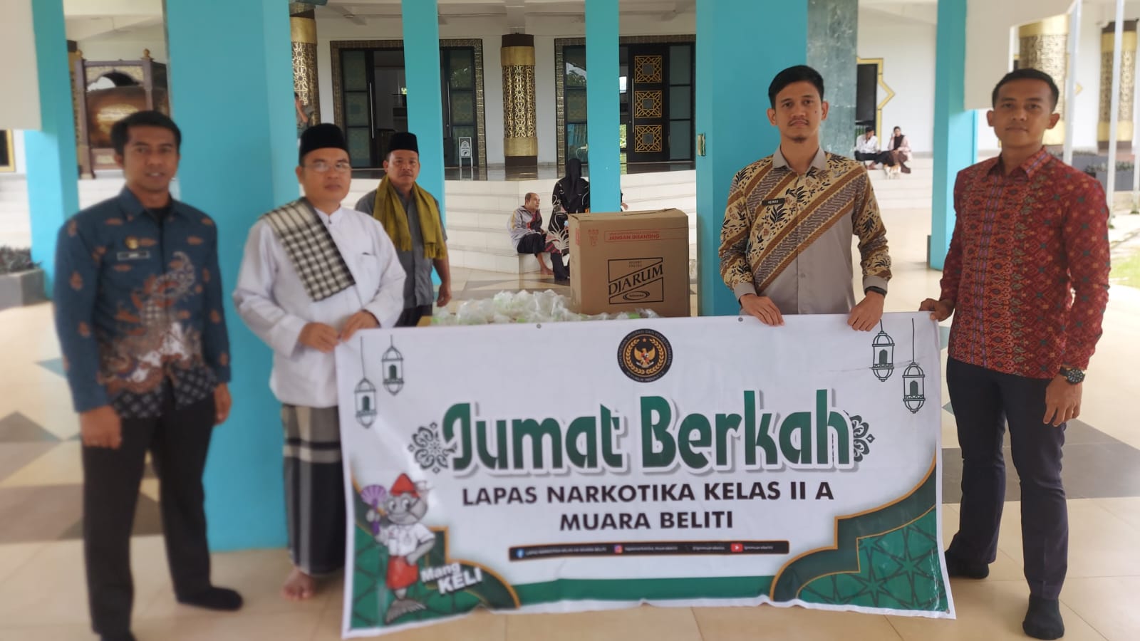 Wujud Kepedulian, Lapas Narkotika Muara Beliti Adakan Jumat Berkah di Masjid Agung Muara Beliti